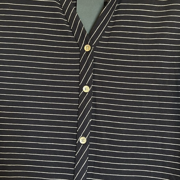 Cutter & Buck NWT women’s blue striped button down shirt size medium - Picture 4 of 9